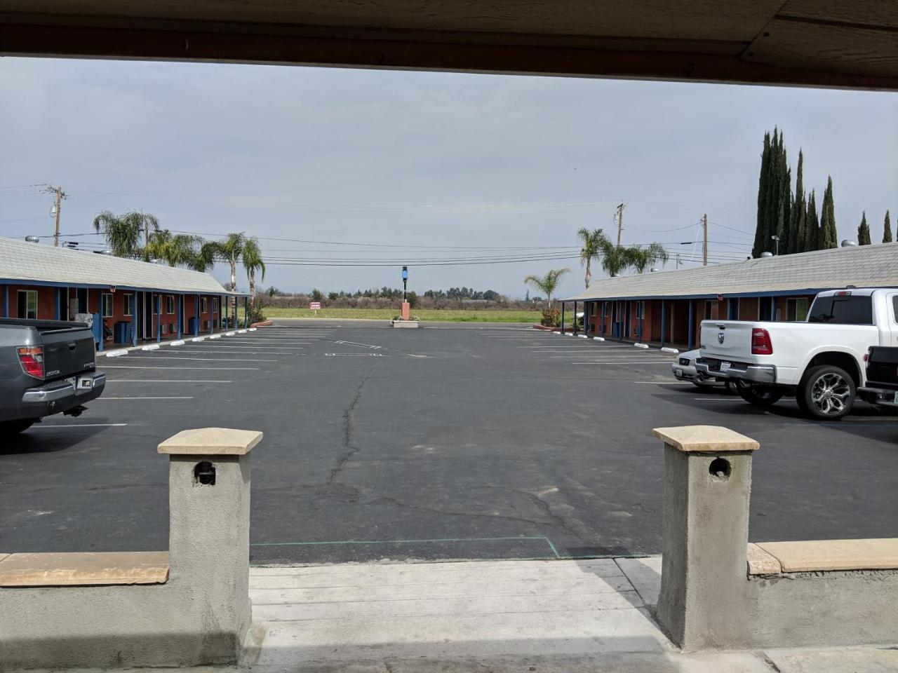 El Monte Motel Dinuba Exterior photo